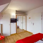 Inselhotel Kleiner Bodden Hotell Buschvitz