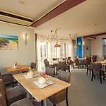 Hotel Inselhotel Kleiner Bodden 3*