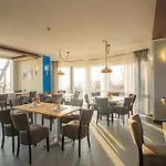 Inselhotel Kleiner Bodden Hotell Buschvitz