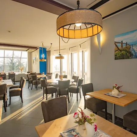 מלון Inselhotel Kleiner Bodden 3*