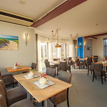 فندق Inselhotel Kleiner Bodden 3*