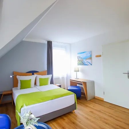 Inselhotel Kleiner Bodden 3* Buschvitz