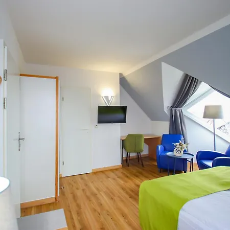Inselhotel Kleiner Bodden 3*
