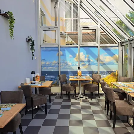 Inselhotel Kleiner Bodden 3*