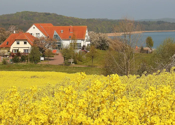 Hotel Inselhotel Kleiner Bodden 3*